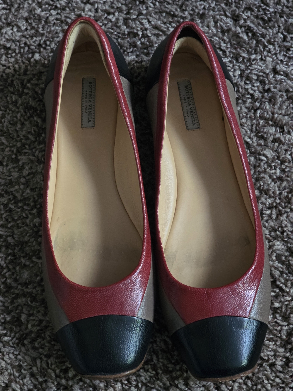 Bottega Veneta Tri-Color Leather Ballet Flats - Red, Black, Brown